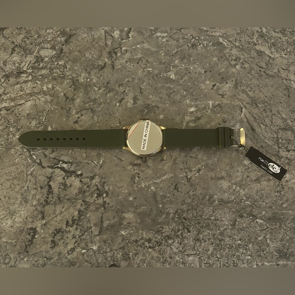 Rue21 Camouflage Green Fashion Watch - Picture 5 of 6